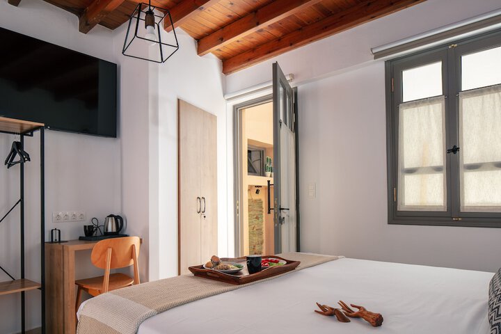 Room 8 of 74