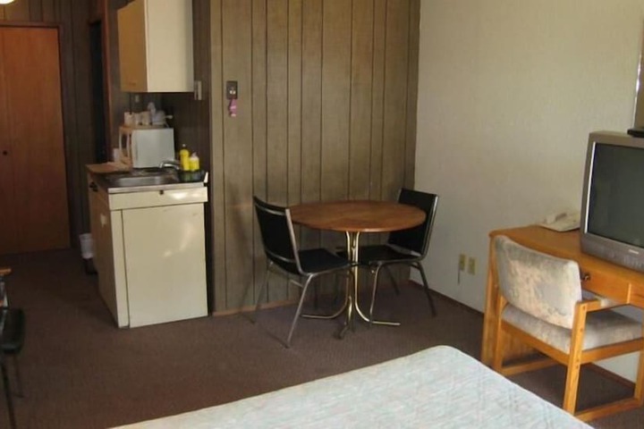 Room 9 of 23