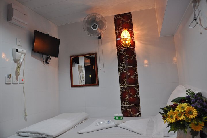 Room 6 of 56