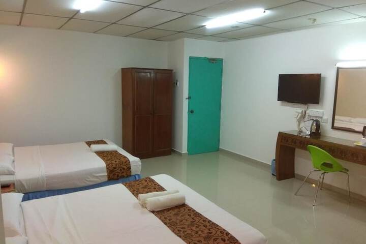 Room 6 of 22