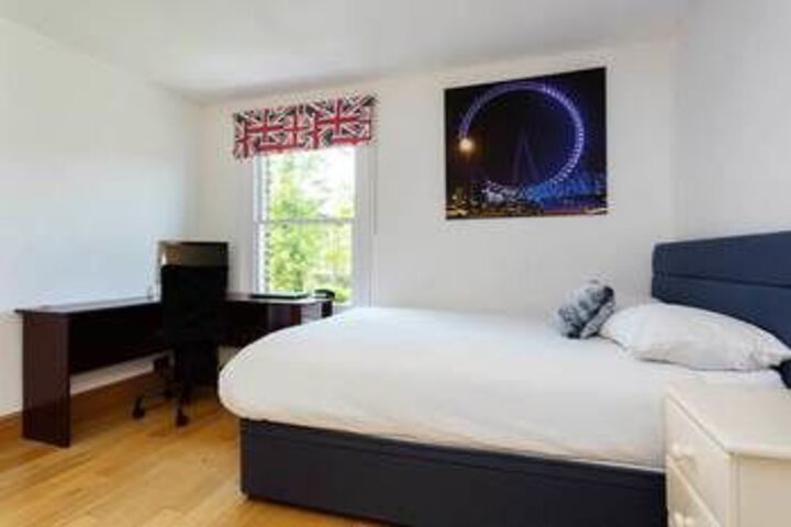 Room 10 of 30