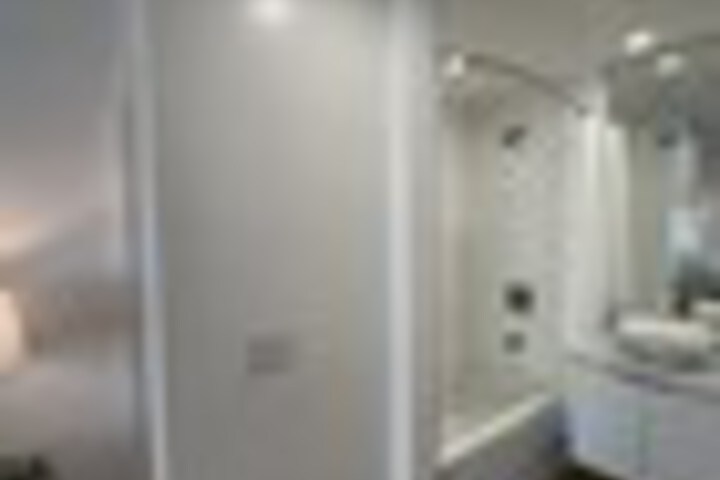 Room 350 of 516