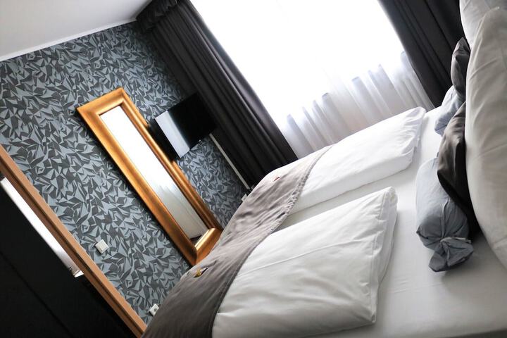 Room 12 of 50
