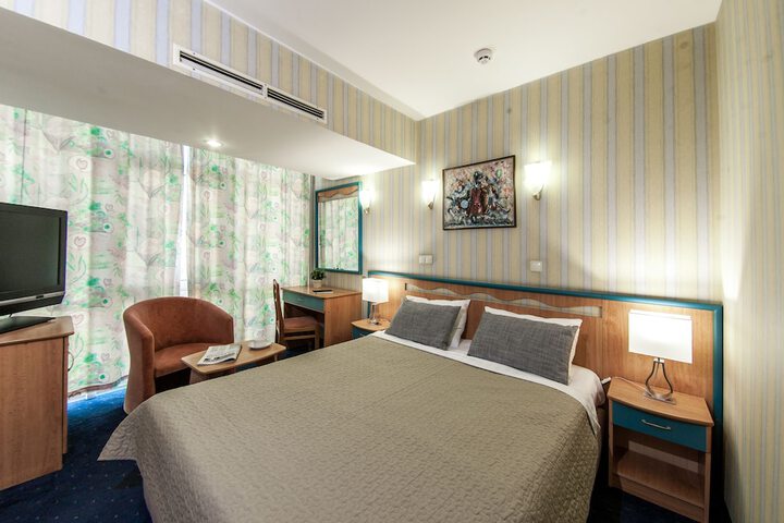 Room 19 of 66