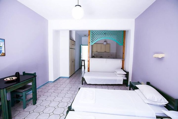 Room 8 of 48