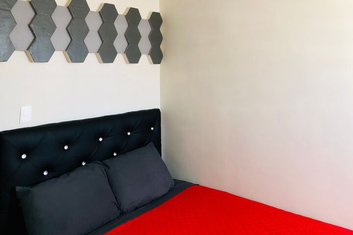 Room 3 of 28