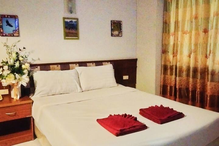 Room 6 of 27