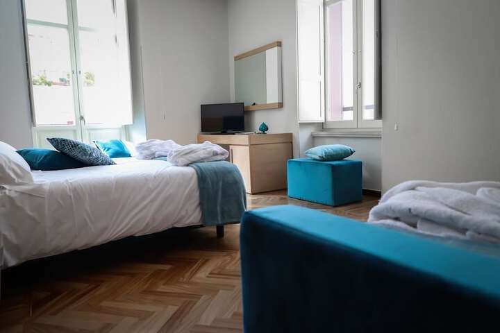 Room 7 of 42