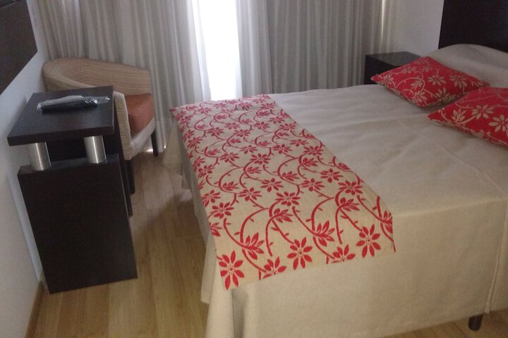 Room 8 of 37