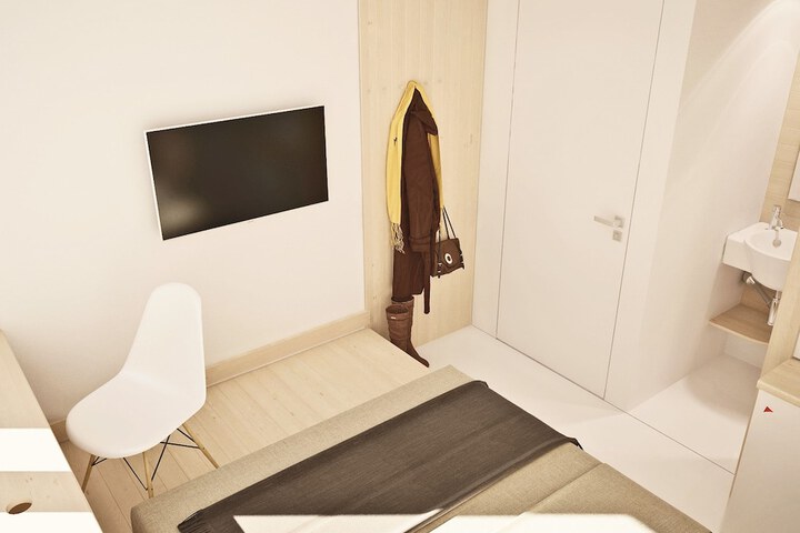 Room 27 of 60