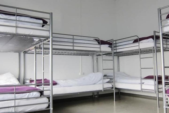 Room 169 of 276