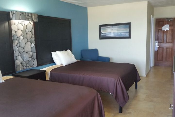 2 Double Beds (17 of 59)