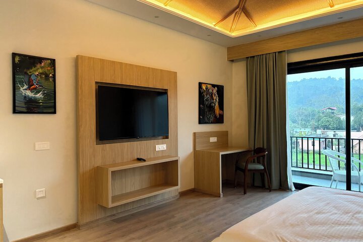 Room 2 of 28