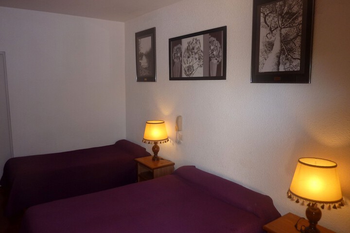 Room 12 of 37