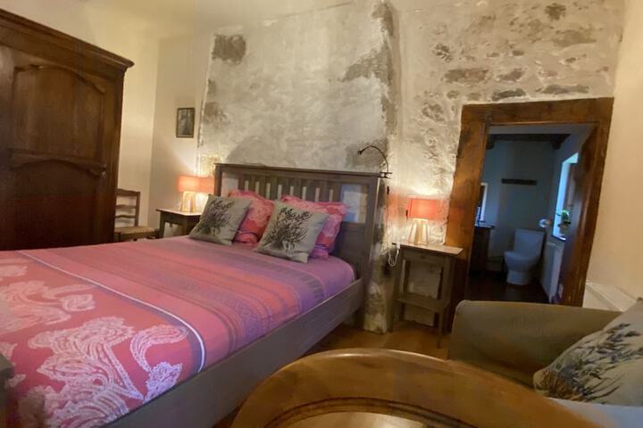 Room 3 of 61