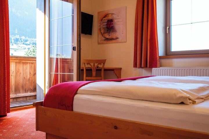 Room 6 of 39