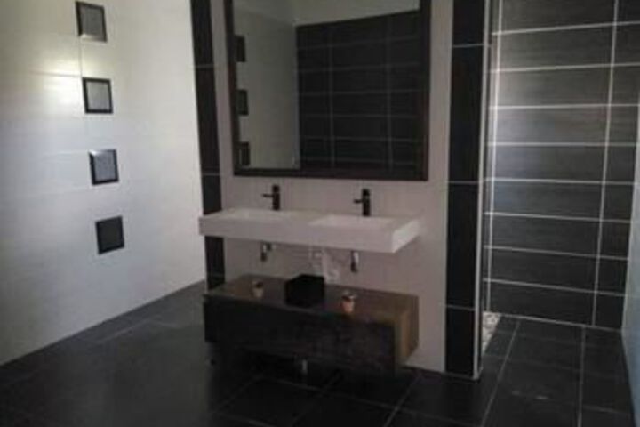 Room 2 of 12