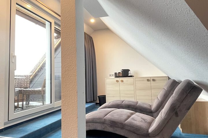 Room 9 of 36