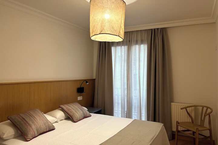 Room 12 of 32