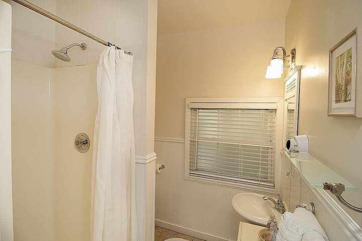 Room 26 of 171