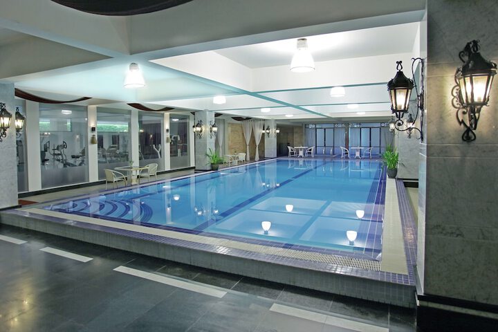 Pool 40 of 64