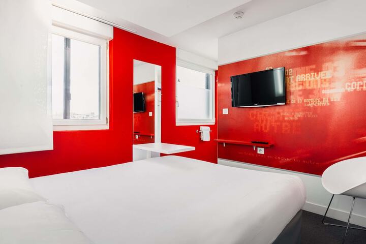 Room 6 of 55