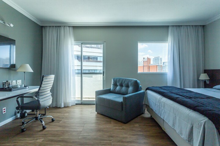 Room 4 of 24