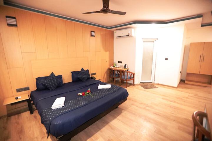 Room 16 of 29