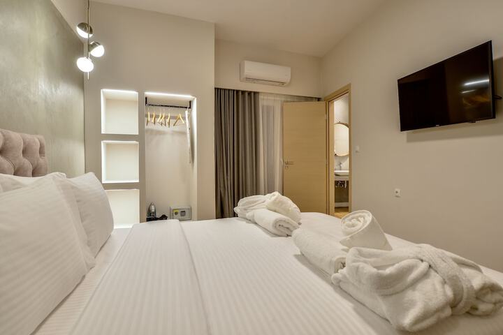 Room 46 of 100