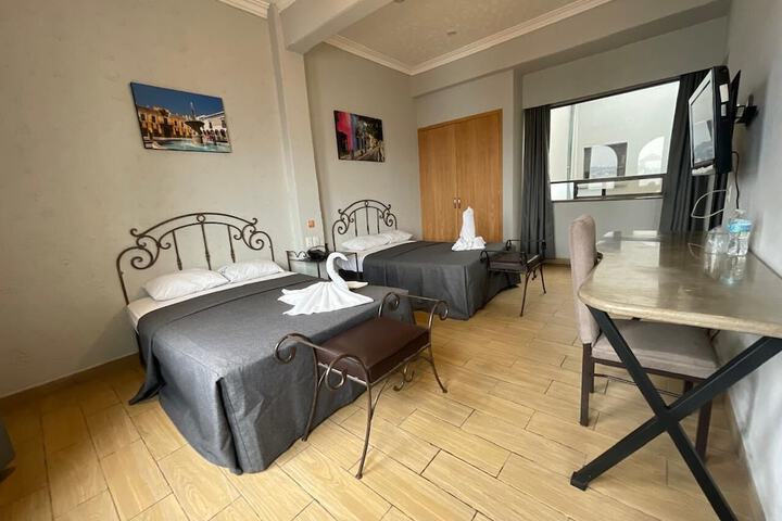 Room 16 of 30