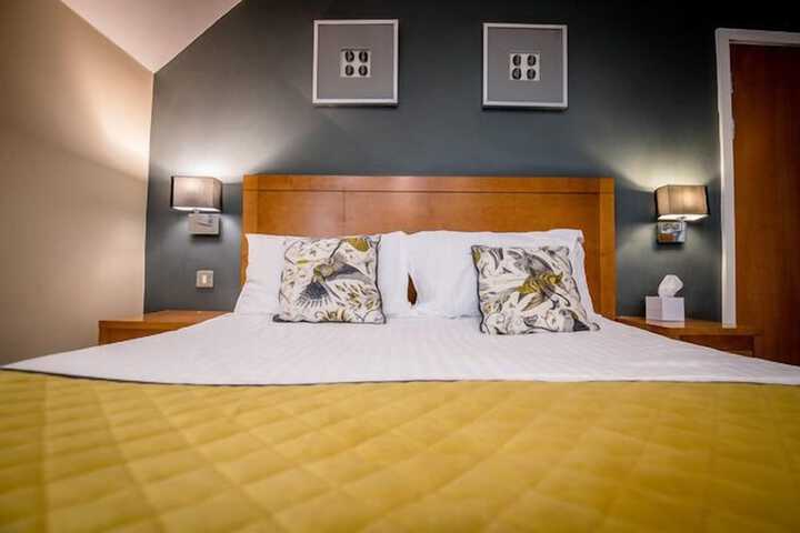 Room 14 of 106