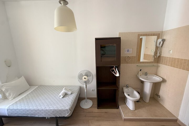 Room 35 of 157