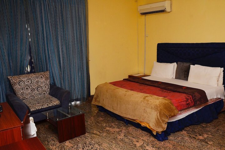 Room 57 of 94