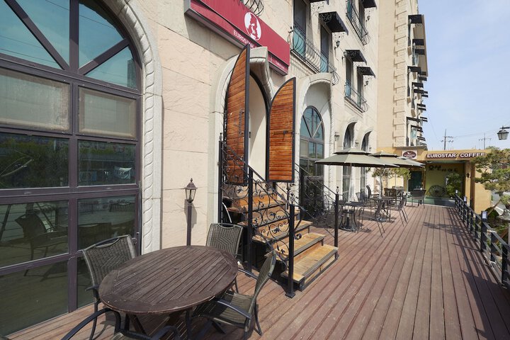 Terrace/Patio 107 of 111