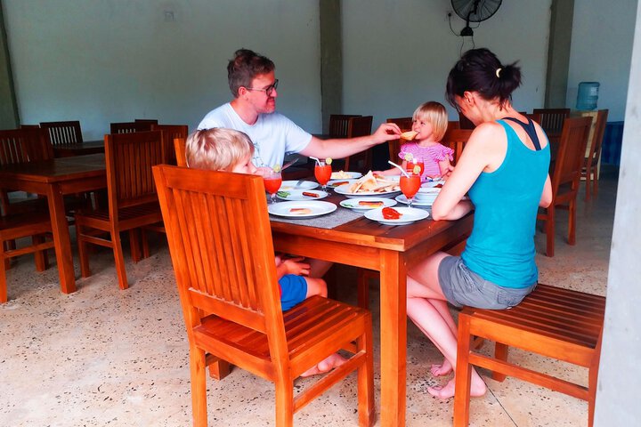 Dining 34 of 65