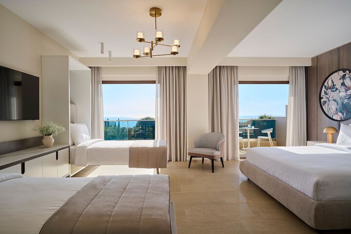 Room 103 of 400