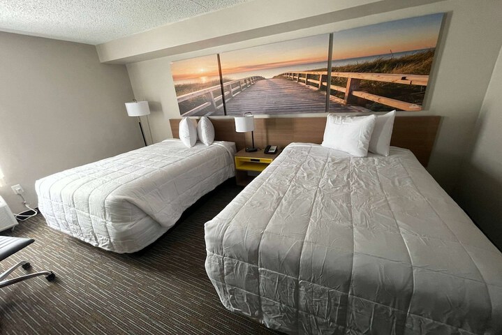 2 Double Beds (23 of 30)