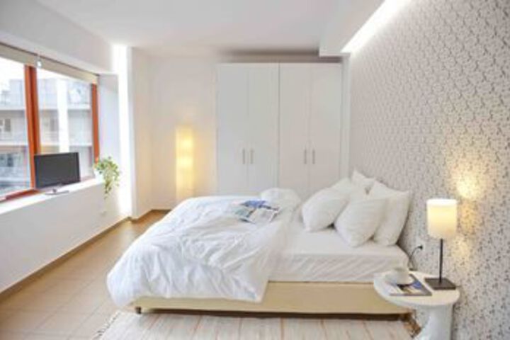 Room 4 of 25