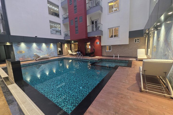Pool 104 of 174