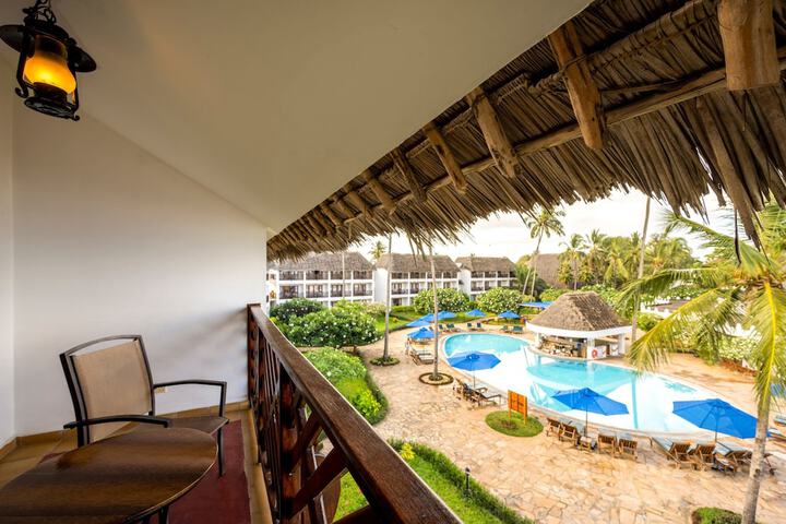 Pools & Facilities