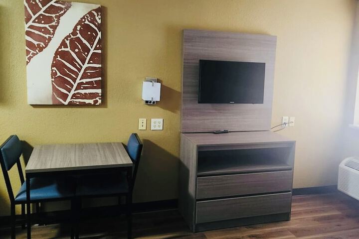 Room 16 of 22