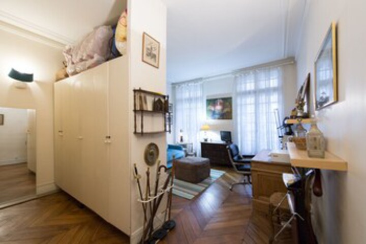 Room 9 of 19