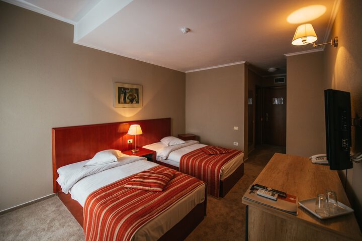 Room 25 of 68