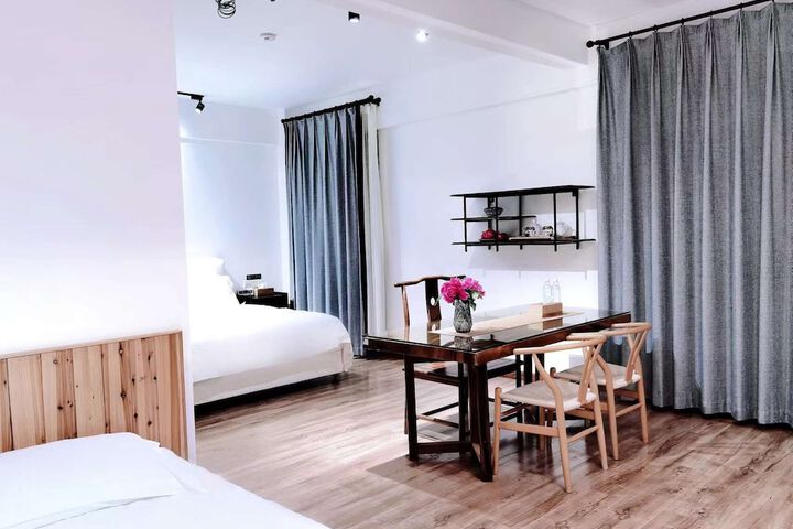Room 43 of 170