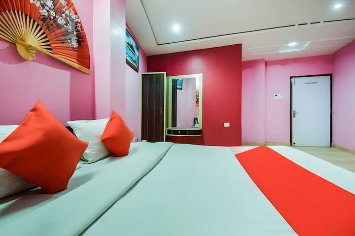 Room 9 of 26