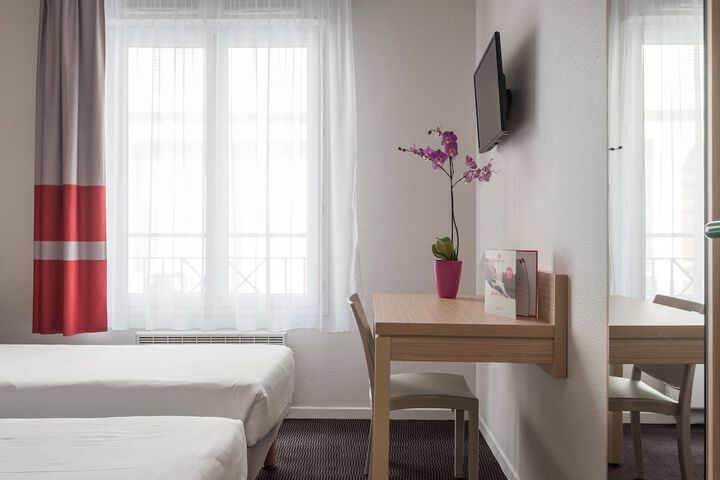 Room 5 of 23