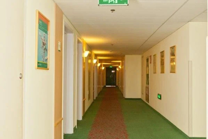 Room 14 of 22