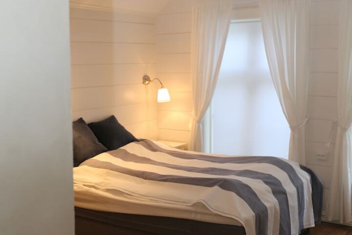 Room 16 of 83