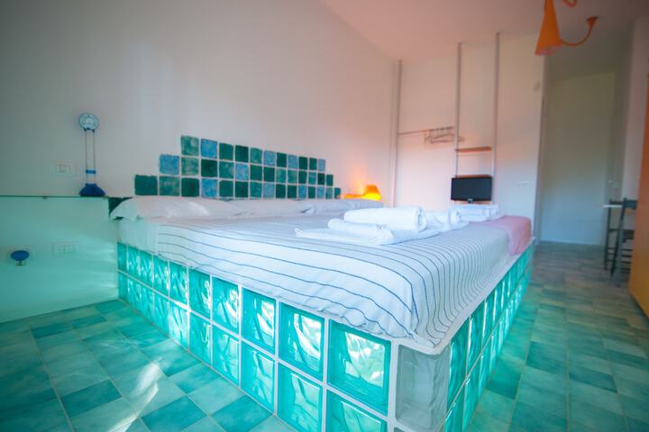 Room 12 of 92