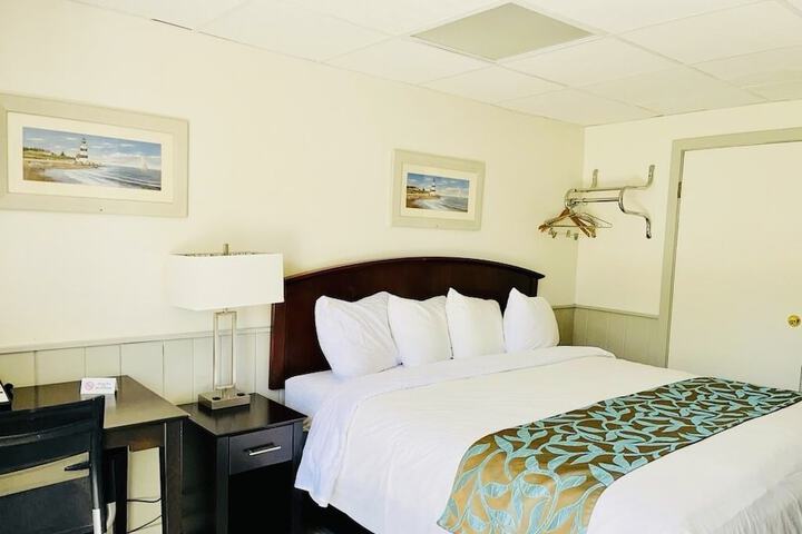 Room 14 of 60